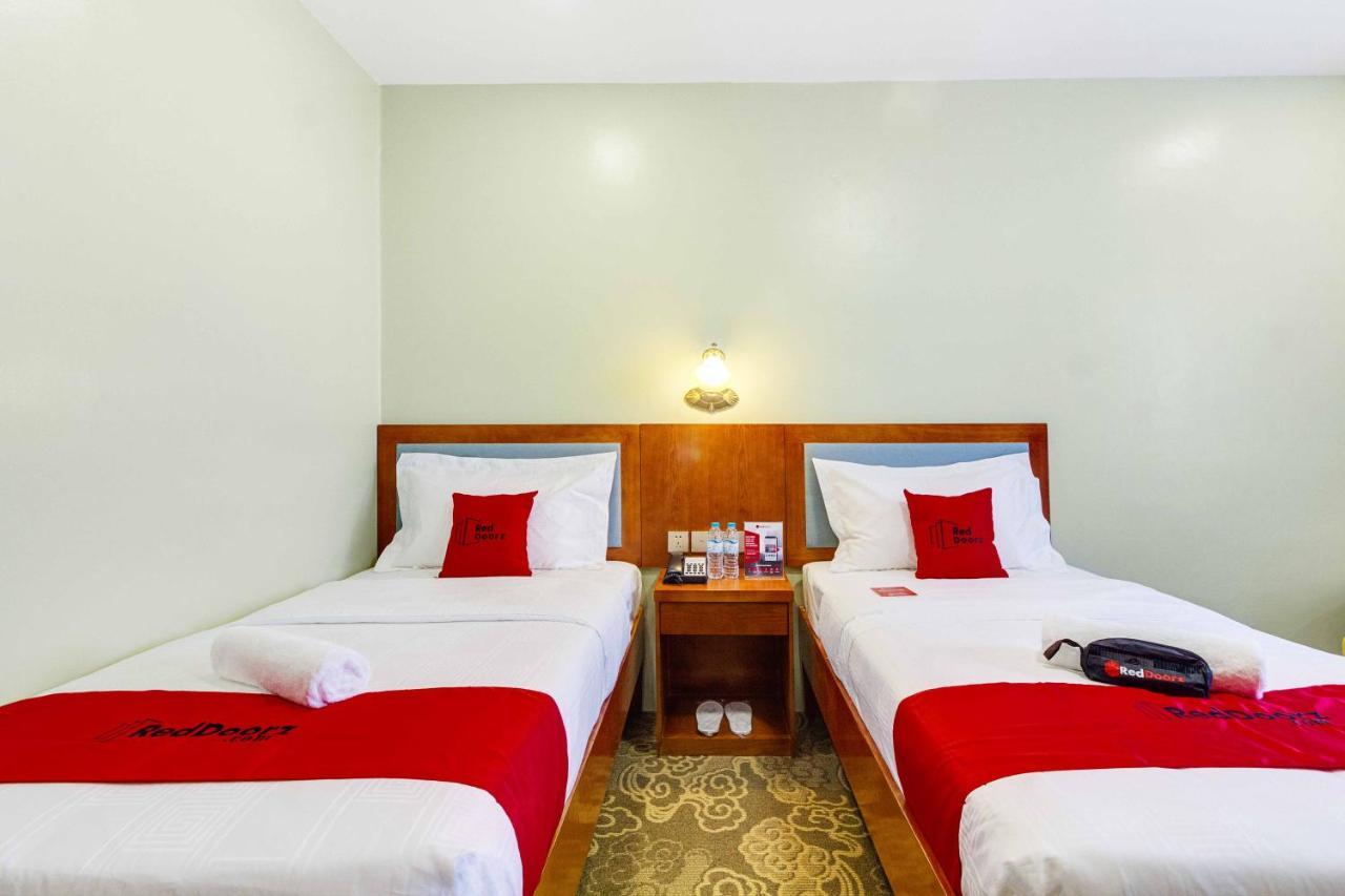 Отель Reddoorz Premium @ Mabolo Cebu 2 Экстерьер фото