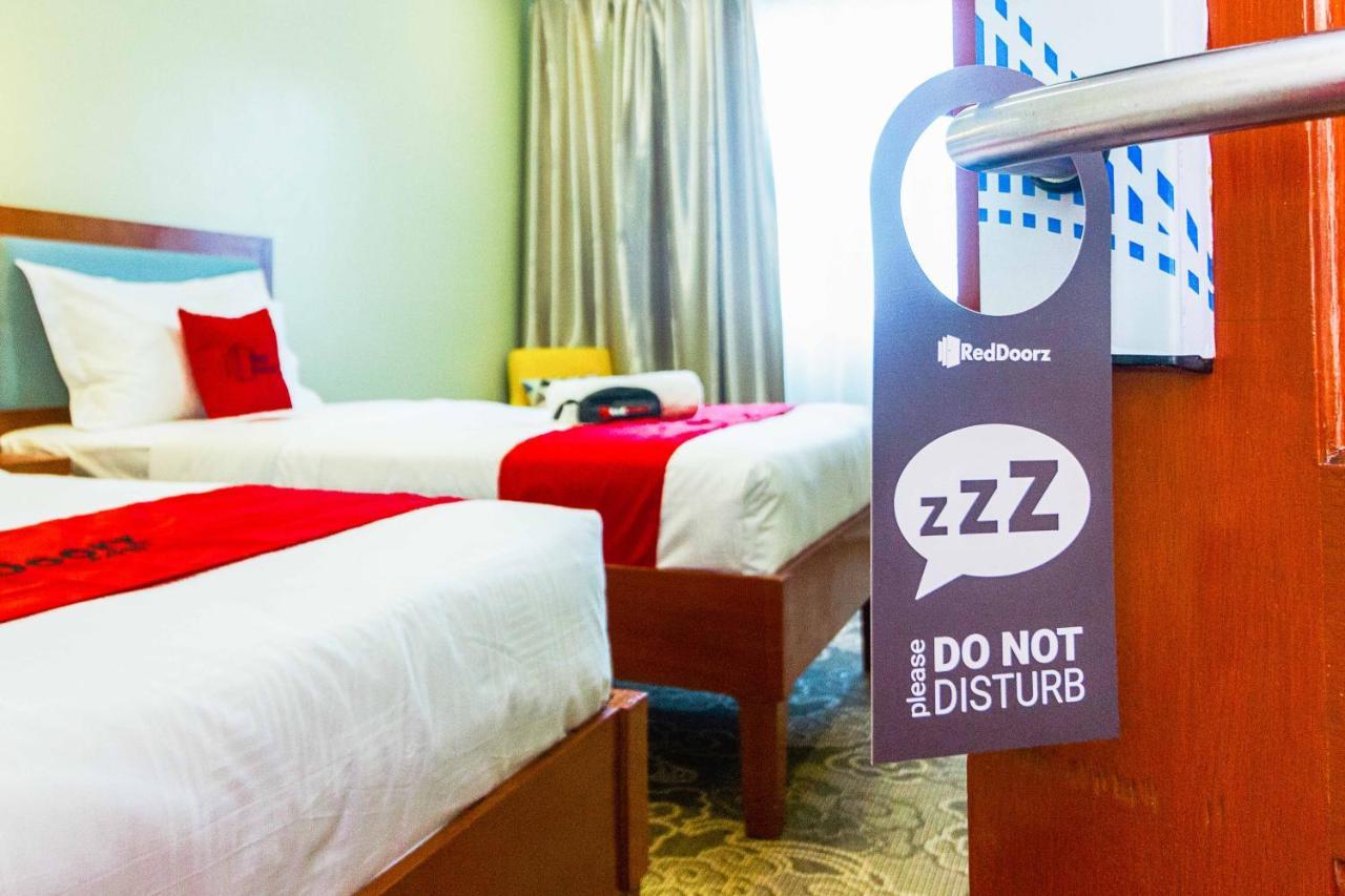 Отель Reddoorz Premium @ Mabolo Cebu 2 Экстерьер фото